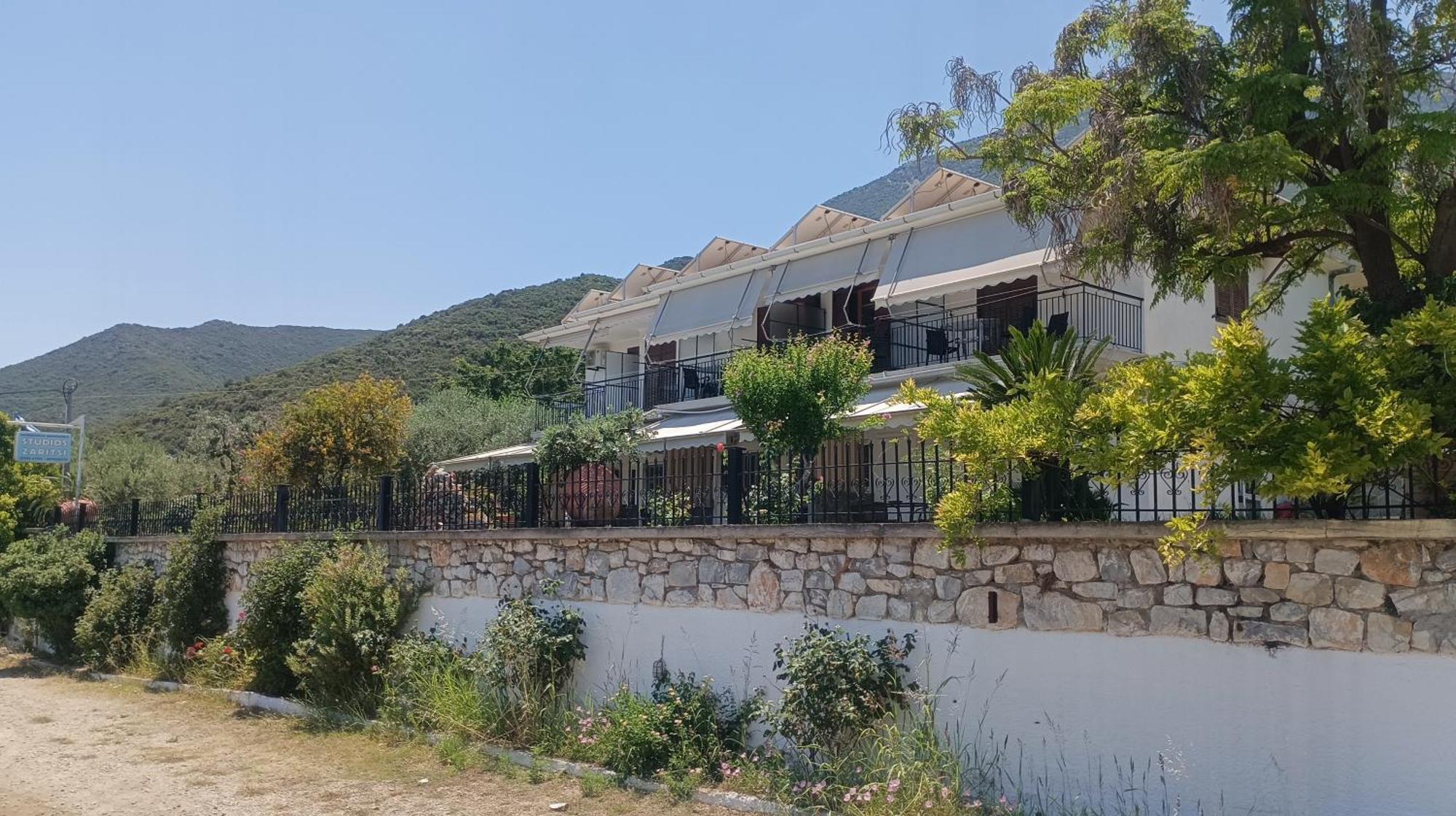 Studios Zaritsi Tyros Exterior photo