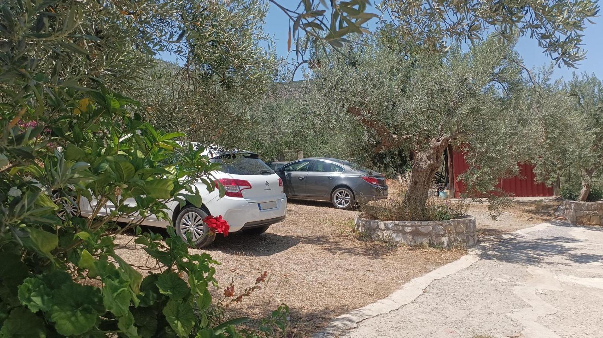 Studios Zaritsi Tyros Exterior photo